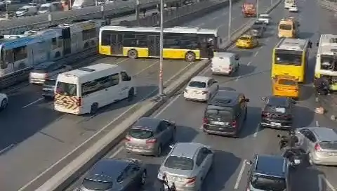 İstanbul'da Trafiği Alt Üst Eden İETT Otobüsü Kazası: Detaylar Ortaya Çıktı