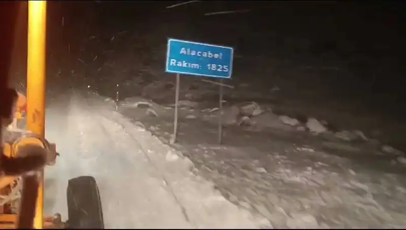 Antalya'da Eşsiz Kar Manzaraları: Beklenmedik Kış Suratı
