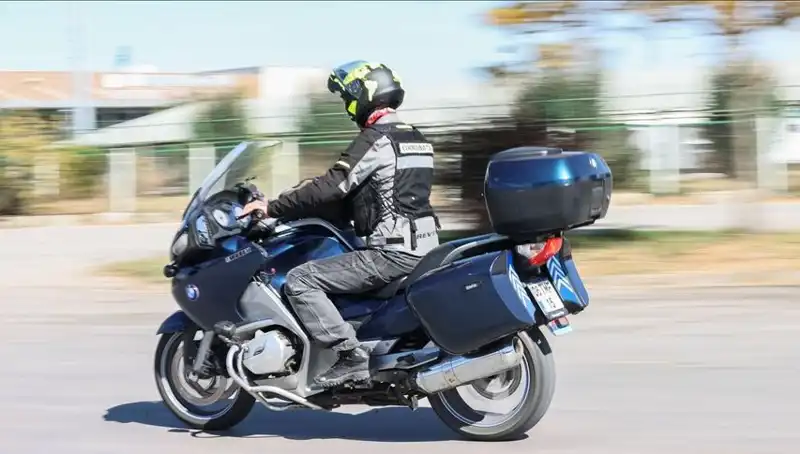 Motosiklet Sürücüsüne Kesilen Yolcu Cezası Hükmen İptal Edildi: Hukuk Mücadelesinin Sonucu