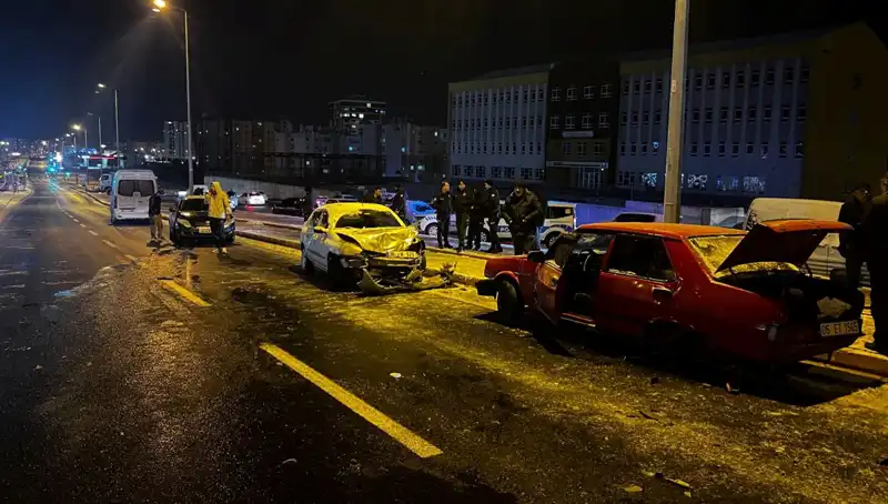 Kayseri'de 11 Aracın Birbirine Girdiği Zincirleme Kaza: Olayın Detayları