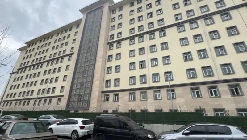 Kız Öğrenci Yurdu'nda Şok Olay: Takip Edilen Genç Adamın Akılalmaz Davranışları