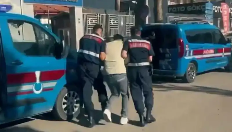 Türkiye’nin 10 İlinde Suç Örgütlerine Şok Operasyon: 74 Gözaltı