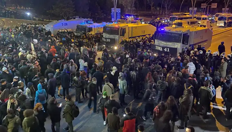 İstanbul ve Ankara'da Öğrenci Eylemleri: İmamoğlu'nun Politikaları Gözler Önünde