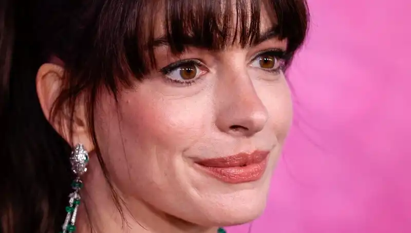 Hollywood'un Karanlık Çehresi: Ürkütücü Estetik Trendinin Gerçekleri