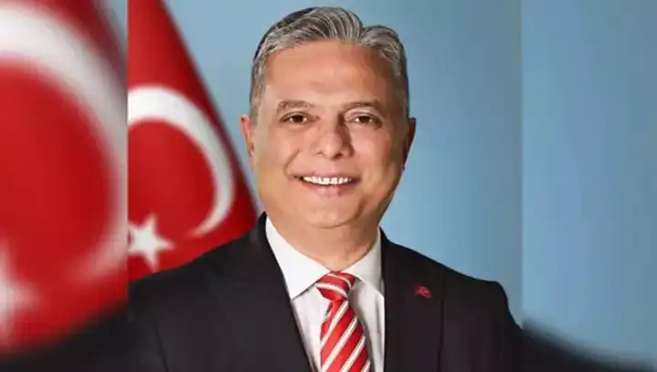 Ümit Uysal: CHP'nin Yeni Genel Başkan Adayı ve Siyasi Kariyeri Hakkında Bilmeniz Gerekenler