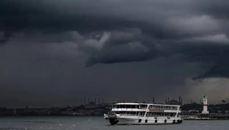 İstanbul ve Çevresinde Kuvvetli Sağanak Yağış Uyarısı Geldi!