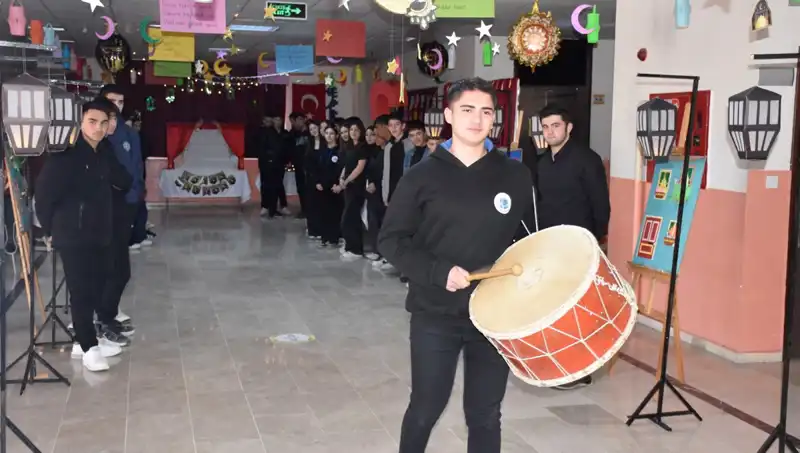 Ramazan Sokağı: Öğrenciler Manevi Hava ile Dolu Yarışma Düzenleyerek Bayramı Kutladı
