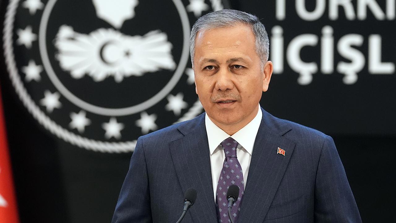 Bakan Yerlikaya: Suriyelilerin 15 günde 25 bini ülkesine döndü
