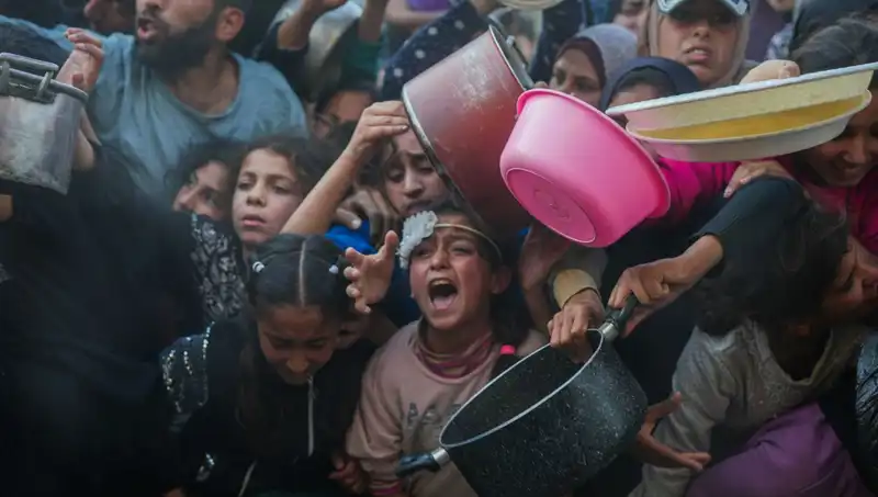 Gazze'de Açlık Krizi: Un Stokları Tükendi, Gıda Yardımları Yetersiz Kalıyor
